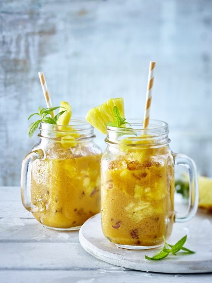 Sommer-Cocktail gegen die Sommer-Erkältung - Spicy Mango-Ananas-Flip -